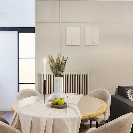 Appartamento Valmy - 2 Chambres A Bastille Parigi